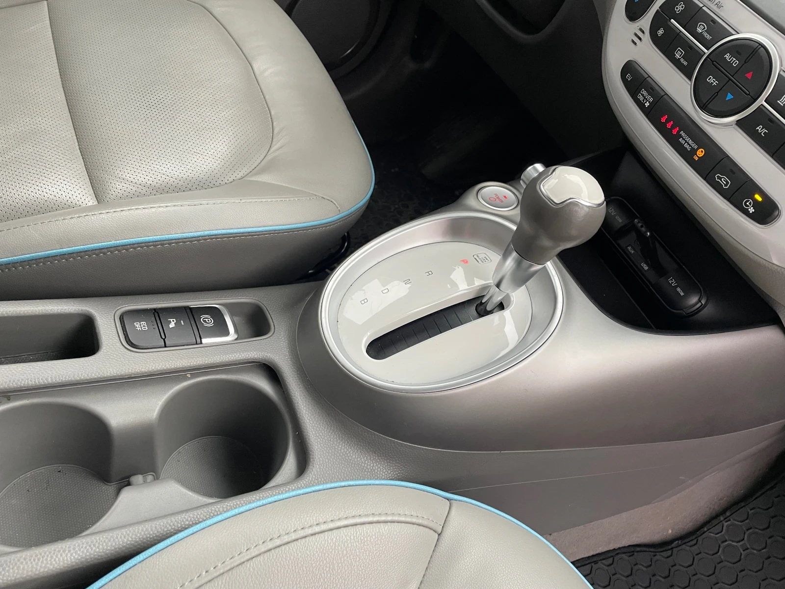 Kia Soul, снимка 10 - Автомобили и джипове - 53999878