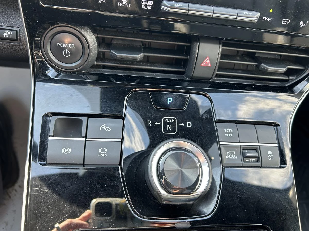 Toyota bZ4X XLE AWD* �������* ������* ��������* CARPLAY* KEYLE | Mobile.bg � ����������� 13