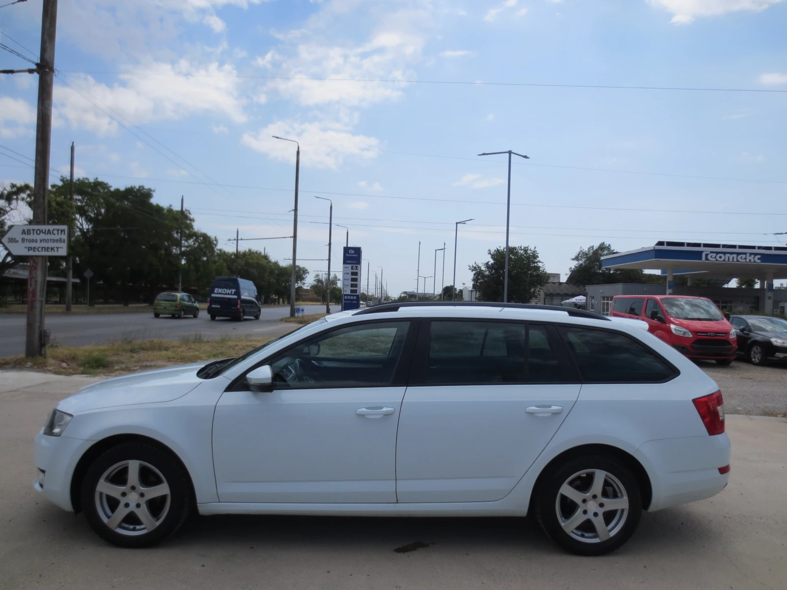 Skoda Octavia 1.6 TDI, снимка 8 - Автомобили и джипове - 54881888