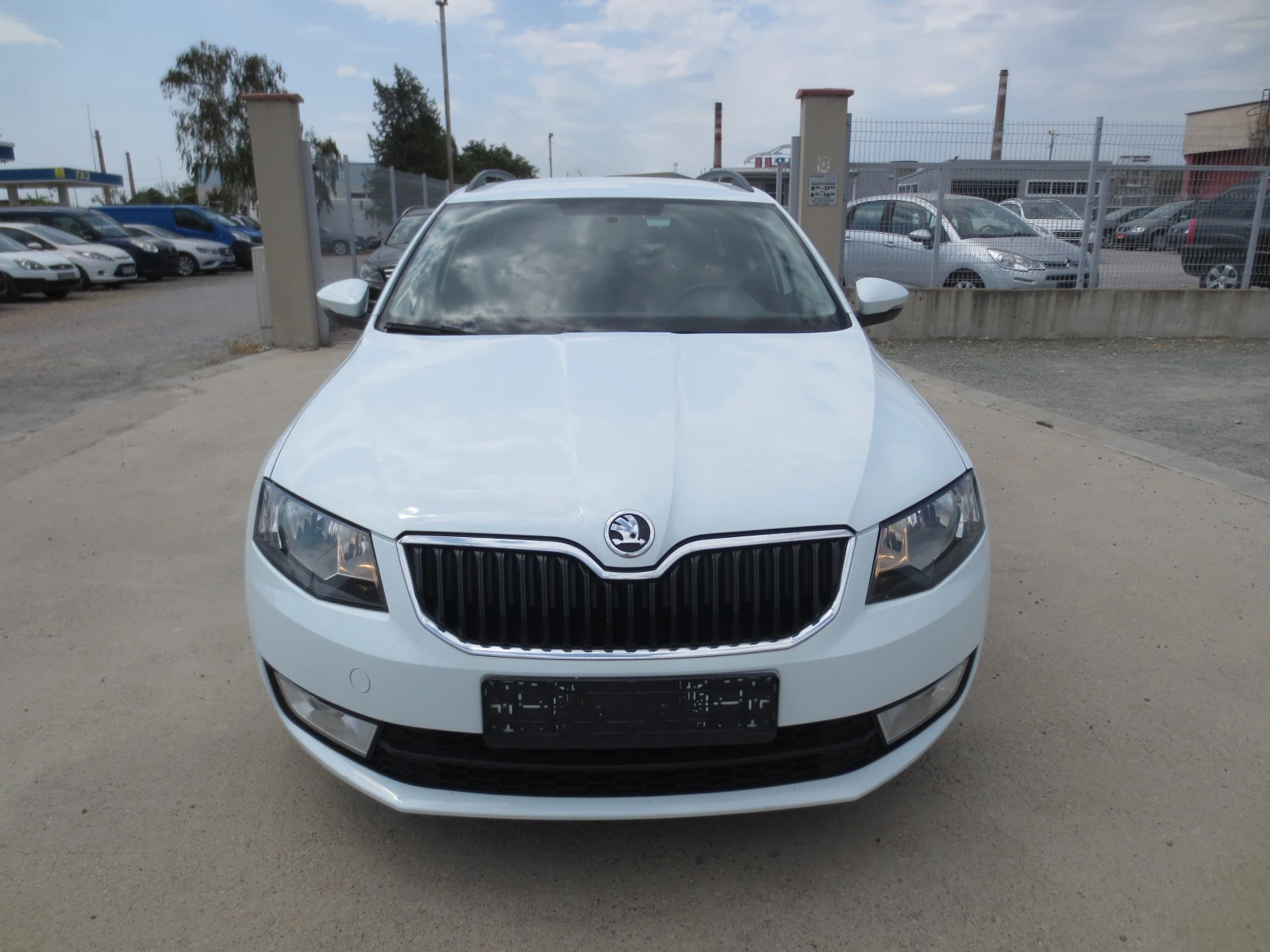 Skoda Octavia 1.6 TDI, снимка 2 - Автомобили и джипове - 54881888