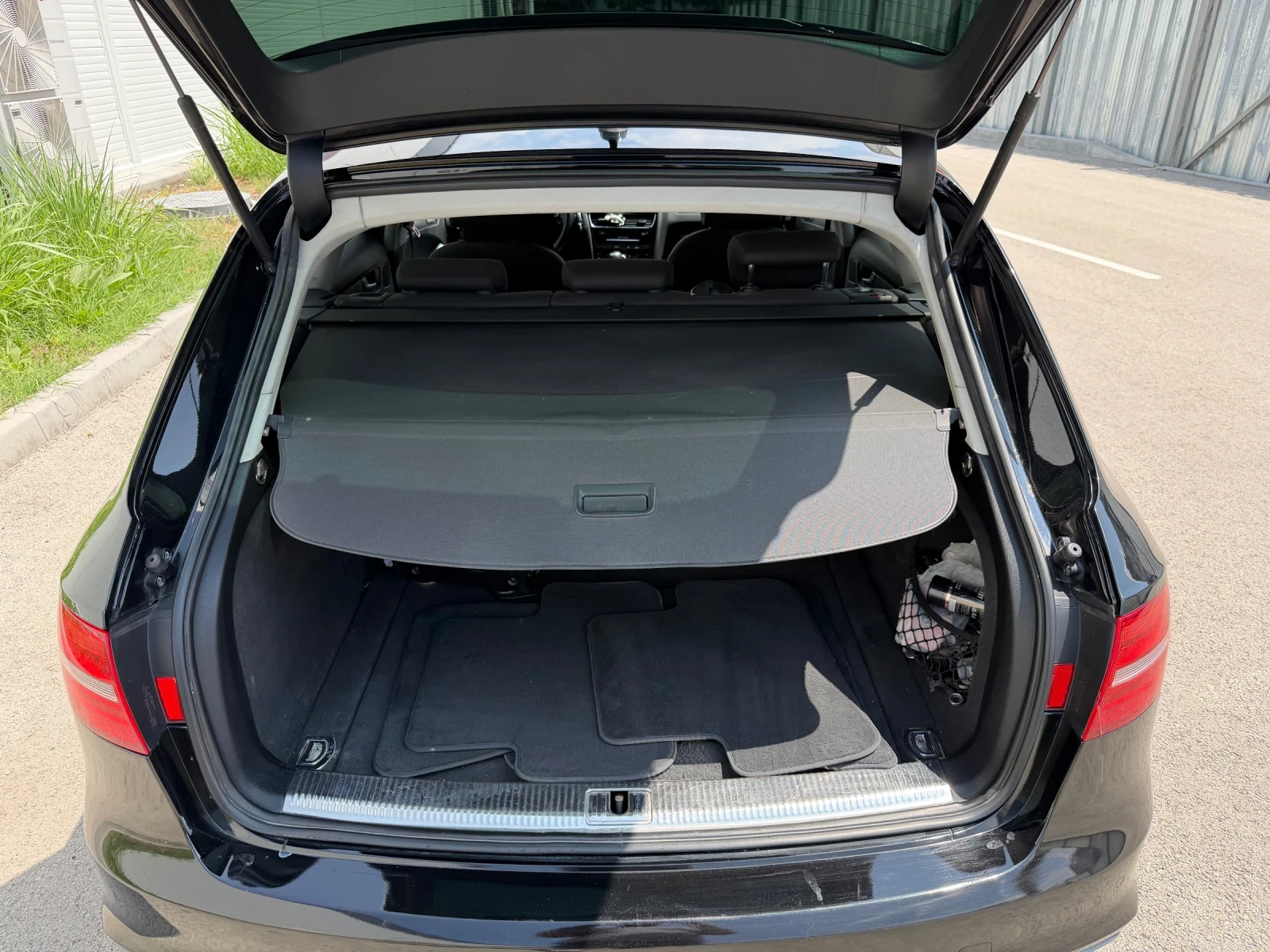 Audi A4 2.0 TDI, снимка 15 - Автомобили и джипове - 55296372