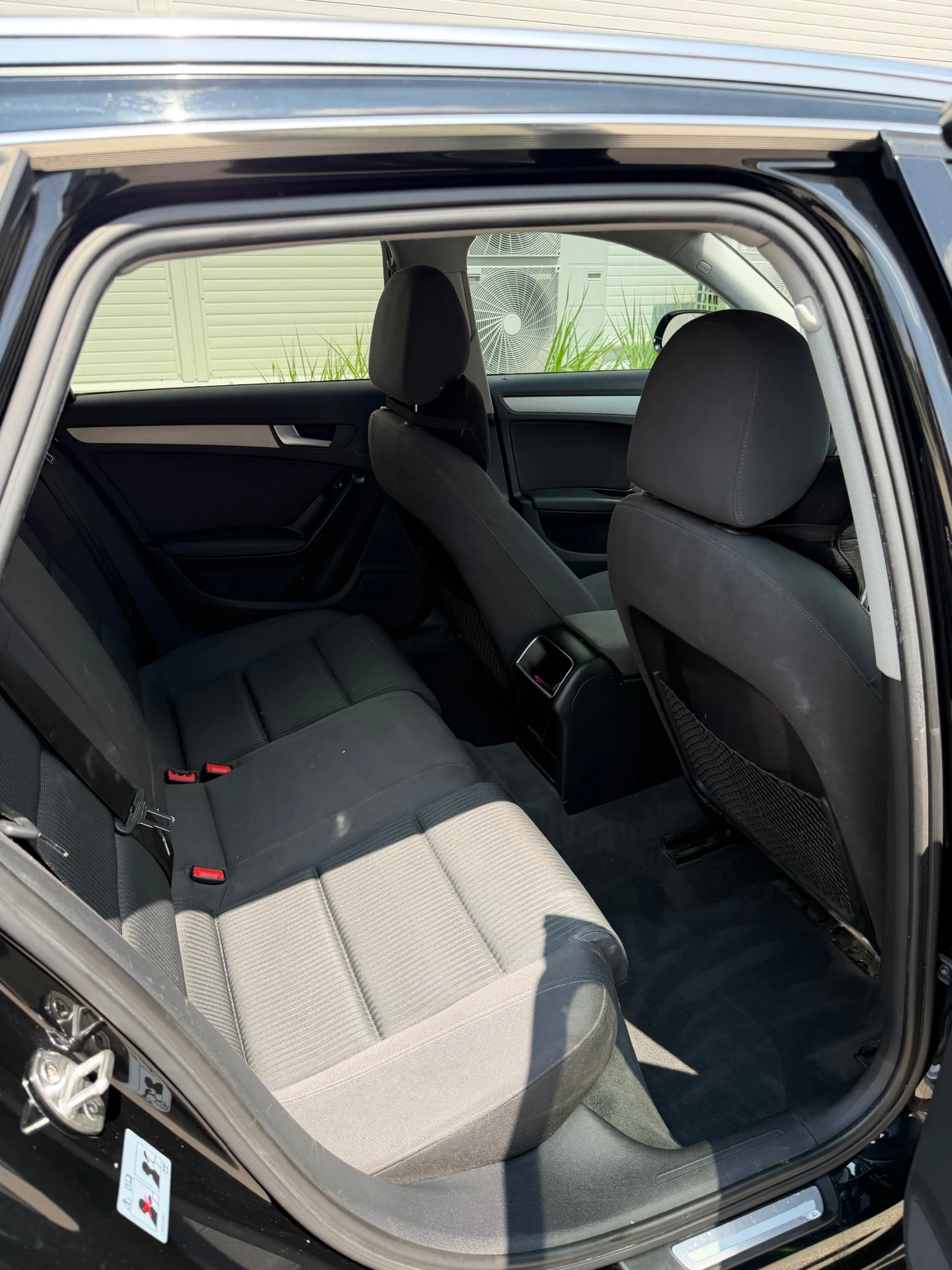 Audi A4 2.0 TDI, снимка 14 - Автомобили и джипове - 55296372