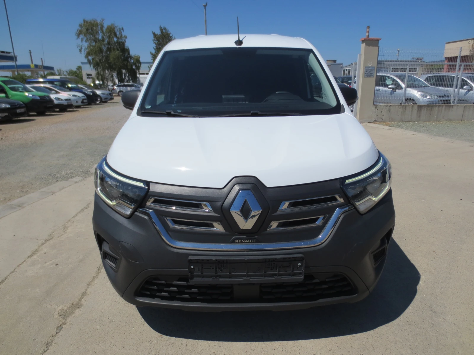 Renault Kangoo 51 KW, снимка 2 - Автомобили и джипове - 55359093