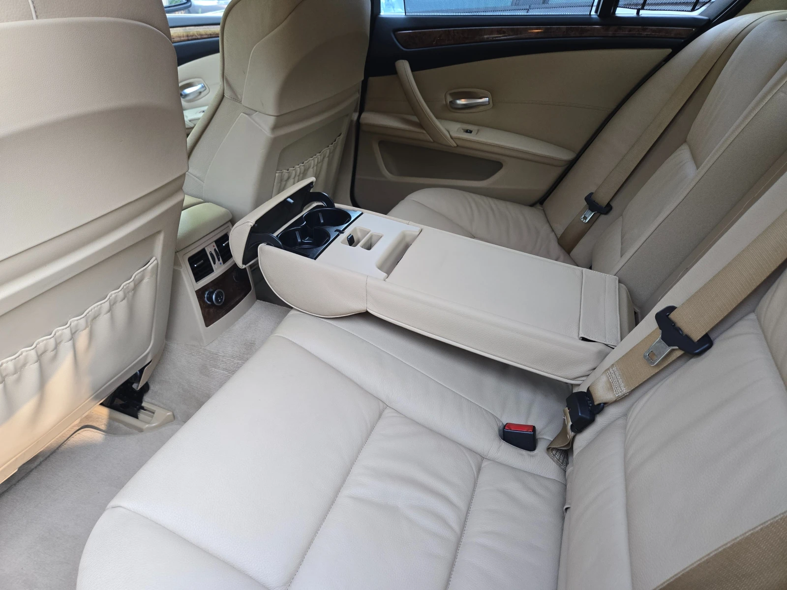 BMW 525 xi xDrive FACELIFT, снимка 11 - Автомобили и джипове - 55434839