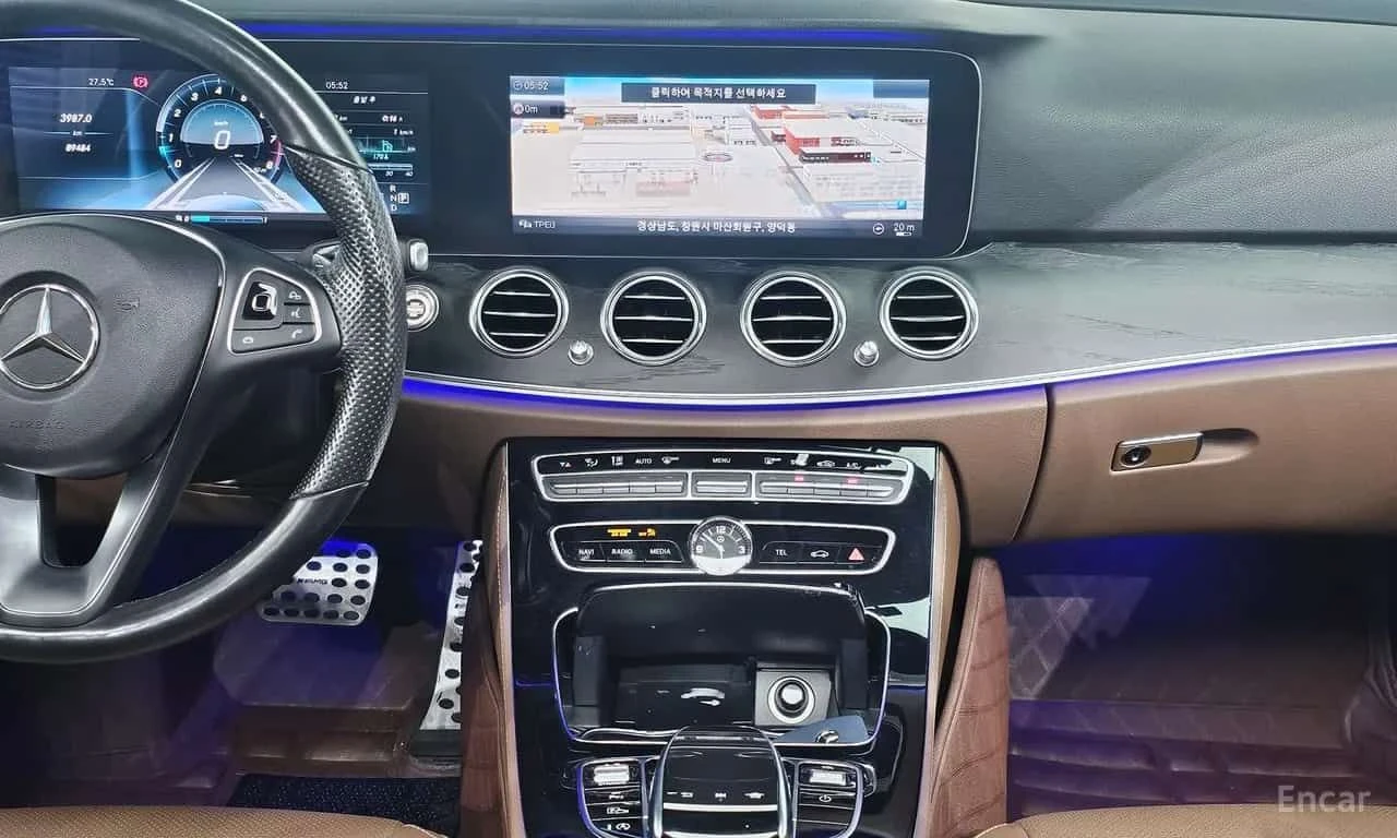Mercedes-Benz E 300 AVANTGARDE| ОБДУХВАНЕ| ПАНО| 360| HUD| , снимка 14 - Автомобили и джипове - 55615377