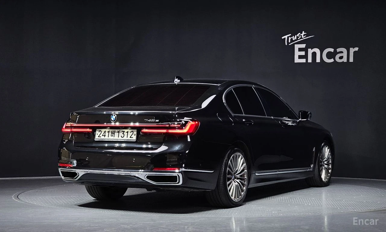 BMW 745 HYBRID* LASER* ДИСТРОНИК* ОБДУХВАНЕ* HARMON* KARDO, снимка 2 - Автомобили и джипове - 55707020