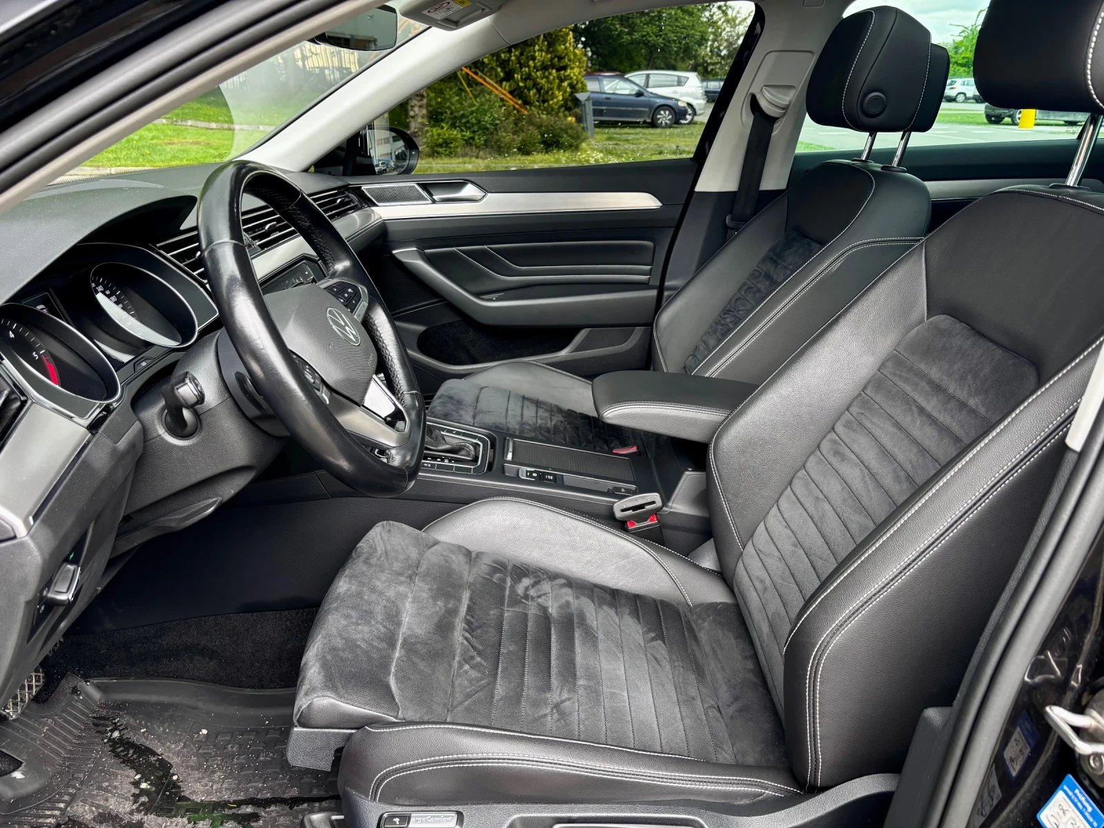 VW Passat  8.5 Elegance IQ drive, Distronic, снимка 10 - Автомобили и джипове - 55957082