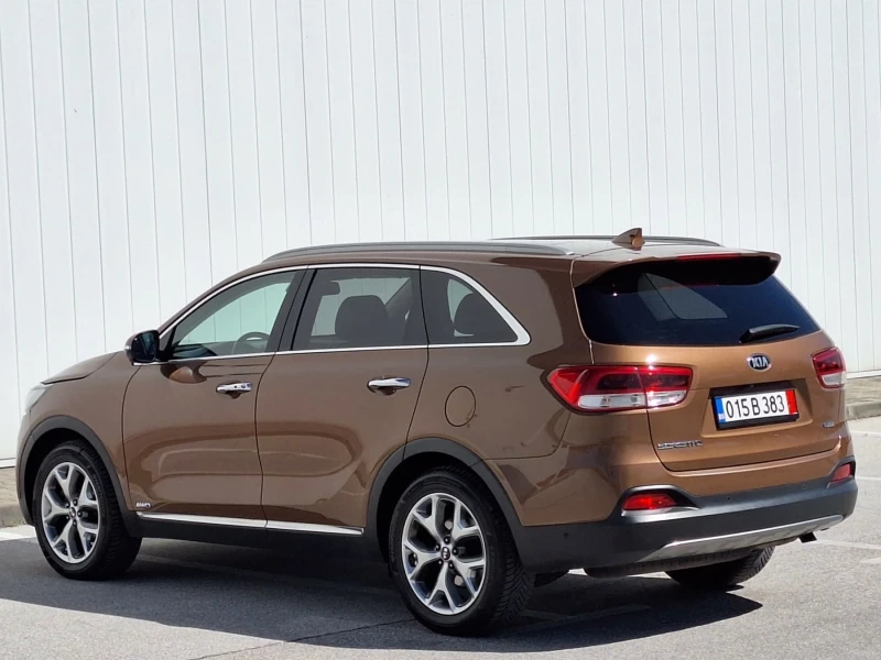 Kia Sorento  * PLATINUM* 2.2 CRDI* СЕРВИЗНА ИСТОРИЯ 105х.км, снимка 4 - Автомобили и джипове - 49964004