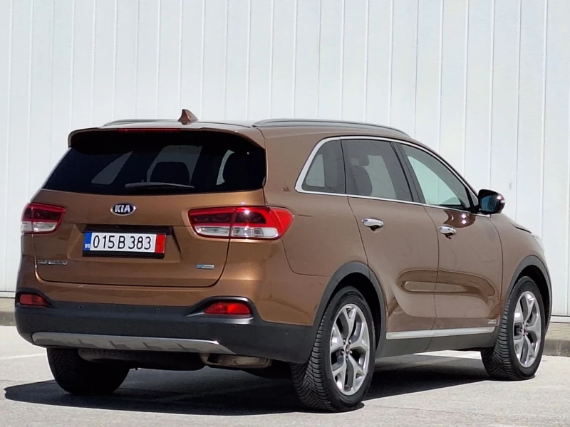 Kia Sorento  * PLATINUM* 2.2 CRDI* СЕРВИЗНА ИСТОРИЯ 105х.км, снимка 5 - Автомобили и джипове - 49964004