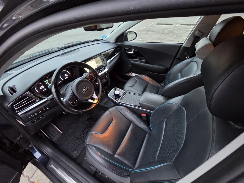 Kia Niro 64kWh, снимка 5 - Автомобили и джипове - 53305103