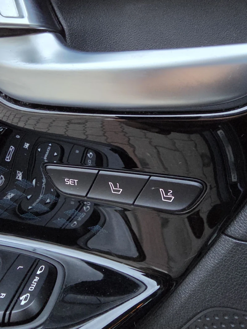 Kia Niro 64kWh, снимка 9 - Автомобили и джипове - 53305103