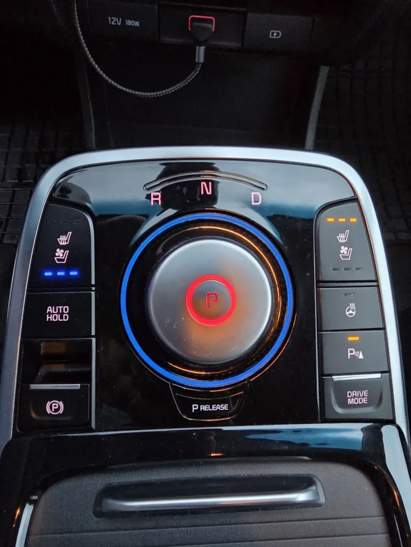 Kia Niro 64kWh, снимка 8 - Автомобили и джипове - 53305103