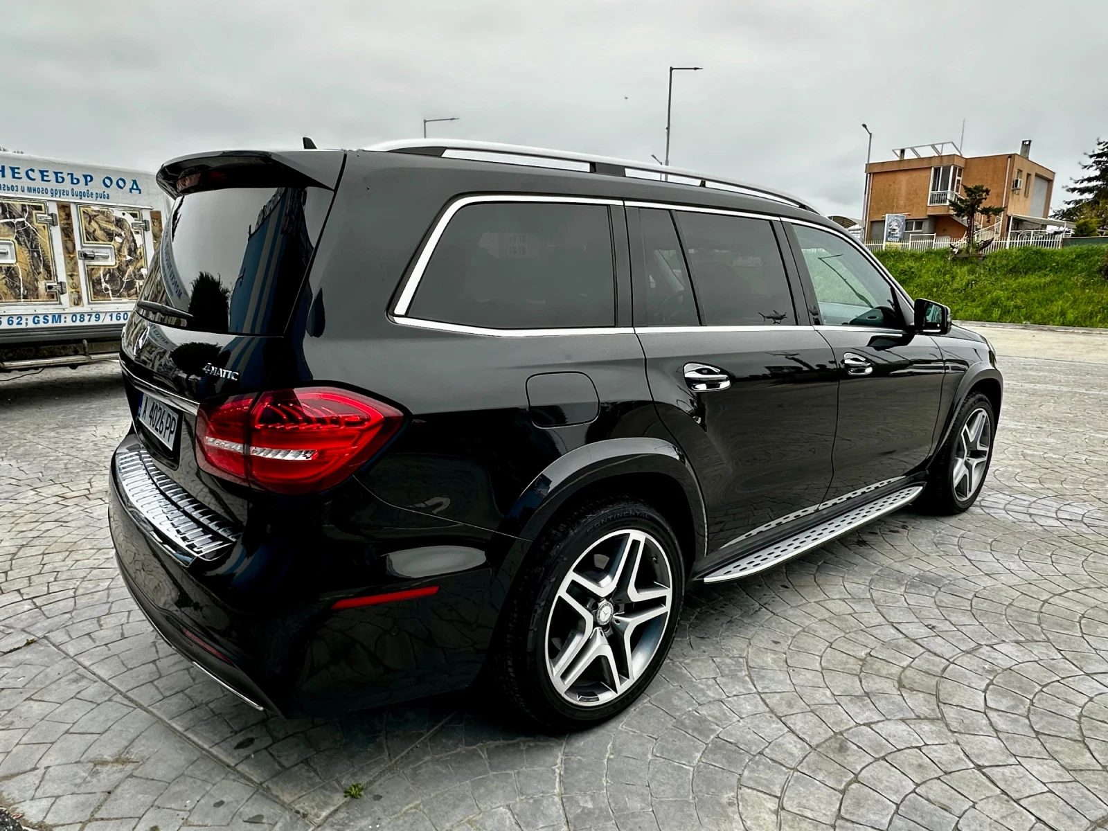 Mercedes-Benz GLS 500 500 AMG V8 Регистриран Обслужен Много екстри - изображение 5