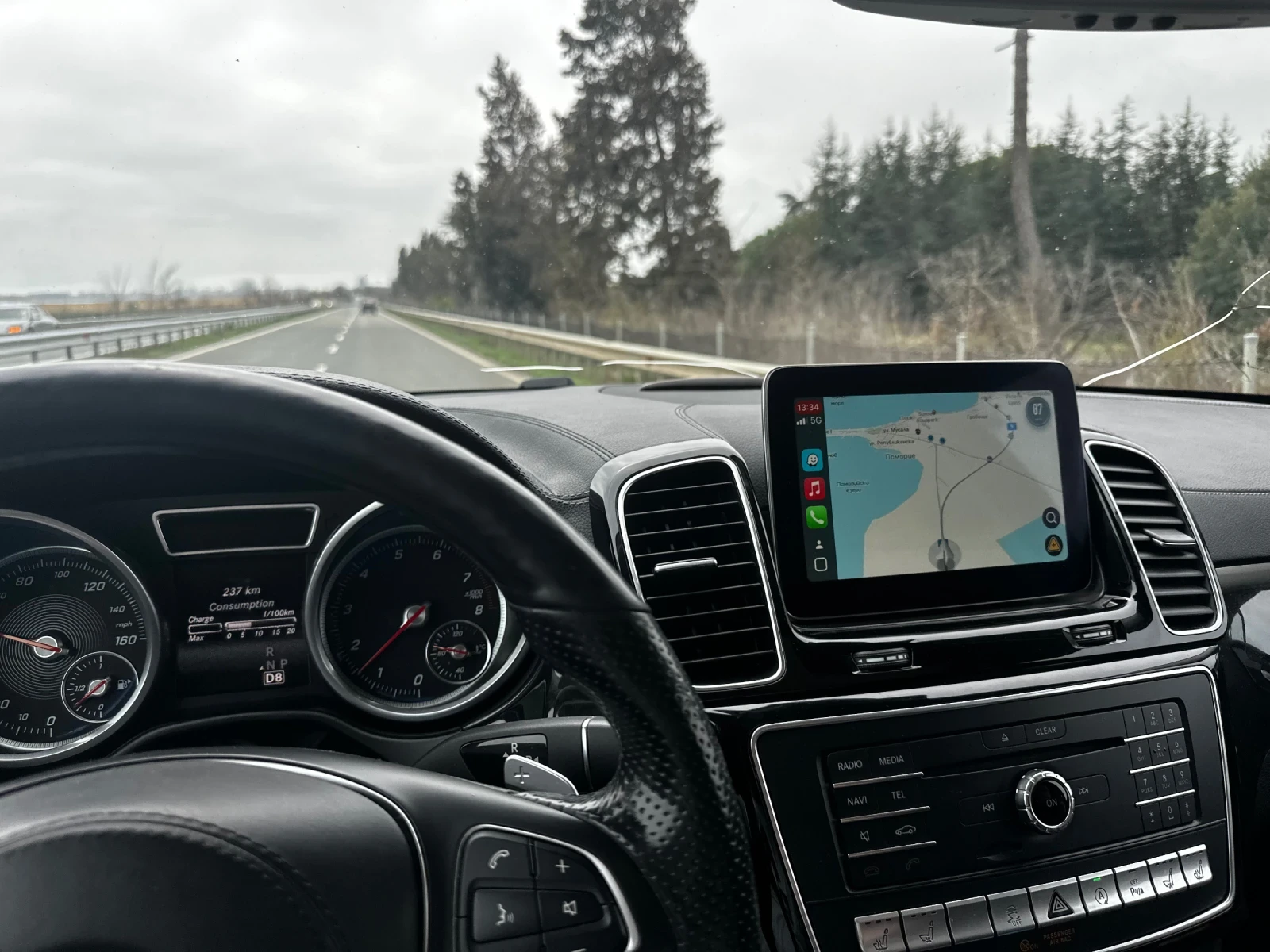 Mercedes-Benz GLS 500 500 AMG V8 Регистриран Обслужен Много екстри - изображение 7