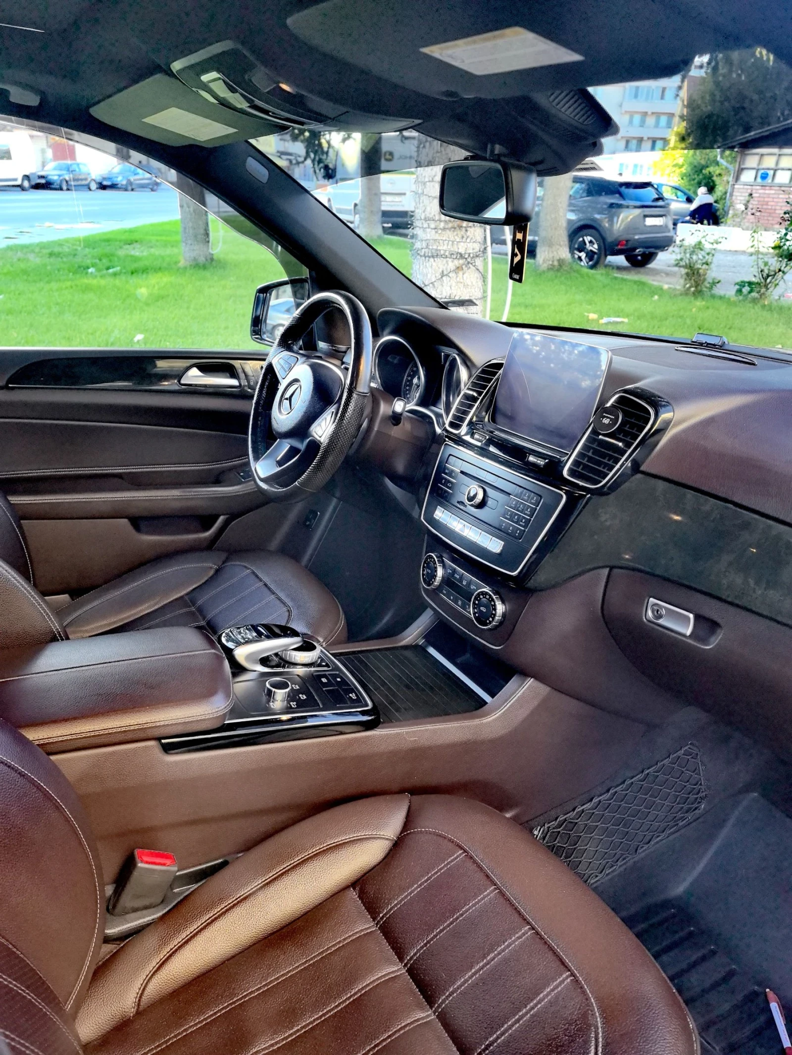 Mercedes-Benz GLE 400 AMG LINE* 4MATIC* PANO* 9G-Tronic - изображение 8