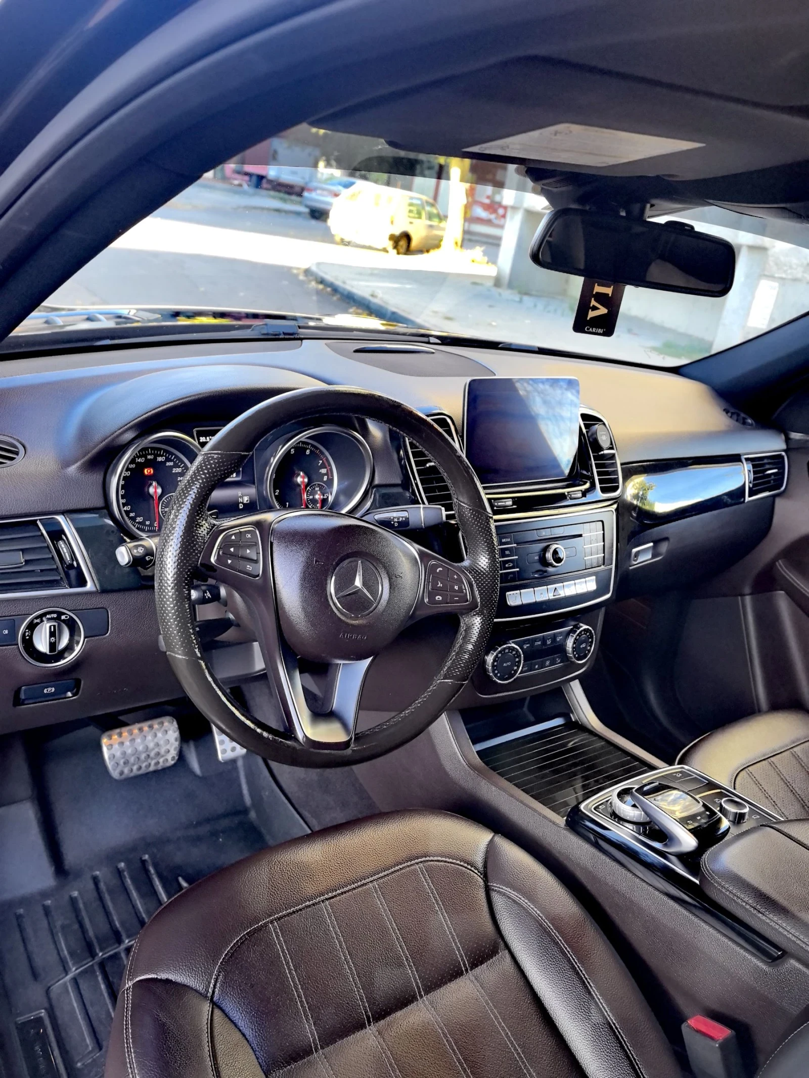 Mercedes-Benz GLE 400 AMG LINE* 4MATIC* PANO* 9G-Tronic - изображение 6