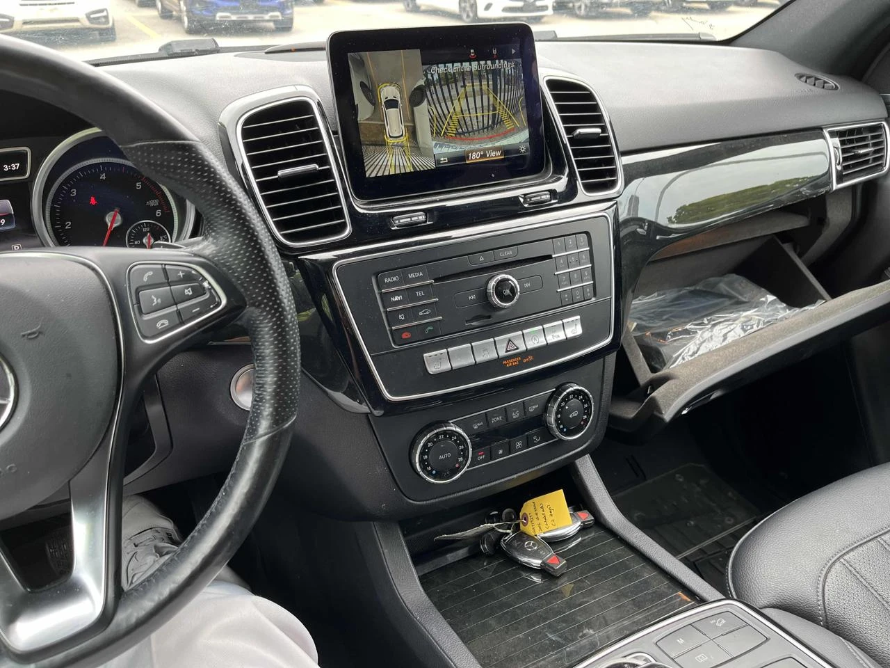 Mercedes-Benz GLE 350 d* Bluetec* AMG-pack* 4MATIC* Harman* 360* Подгрев - изображение 8