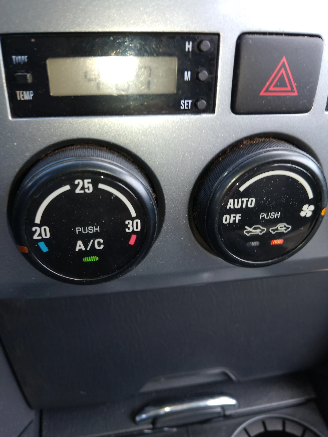 Suzuki Grand vitara 2.0, снимка 6 - Автомобили и джипове - 55050332