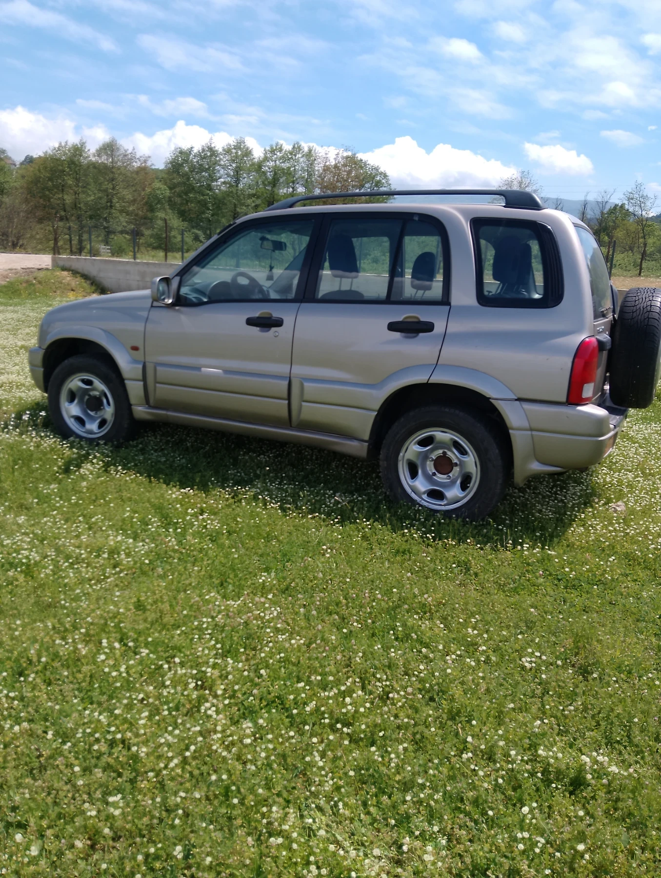 Suzuki Grand vitara 2.0, снимка 3 - Автомобили и джипове - 55050332