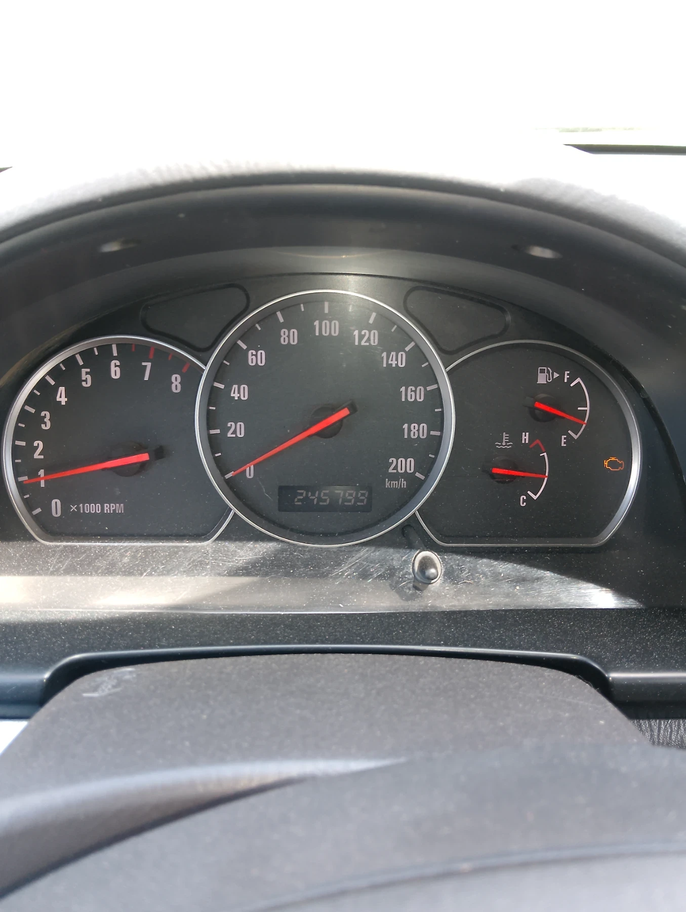 Suzuki Grand vitara 2.0, снимка 5 - Автомобили и джипове - 55050332