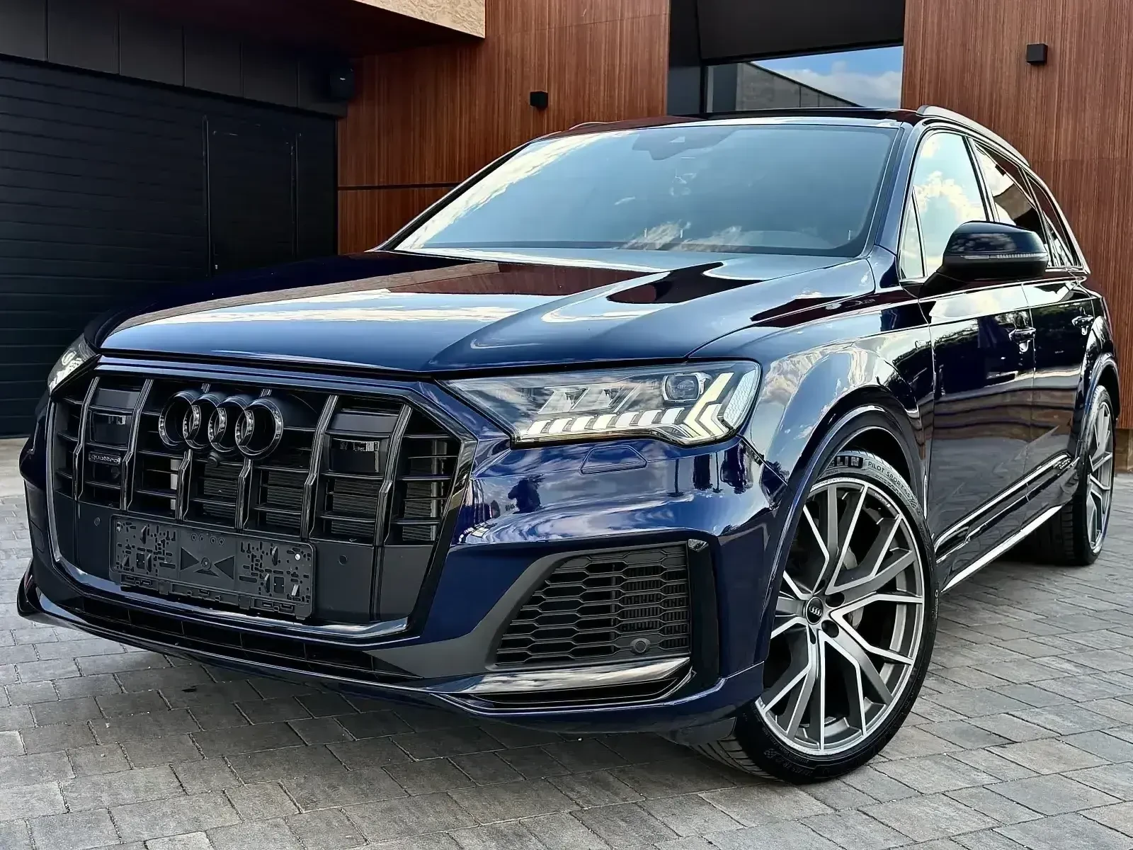 Audi Q7 50TDI S-line 7-Mesta #PANO#DISTR#PODGREV#MEMORY#