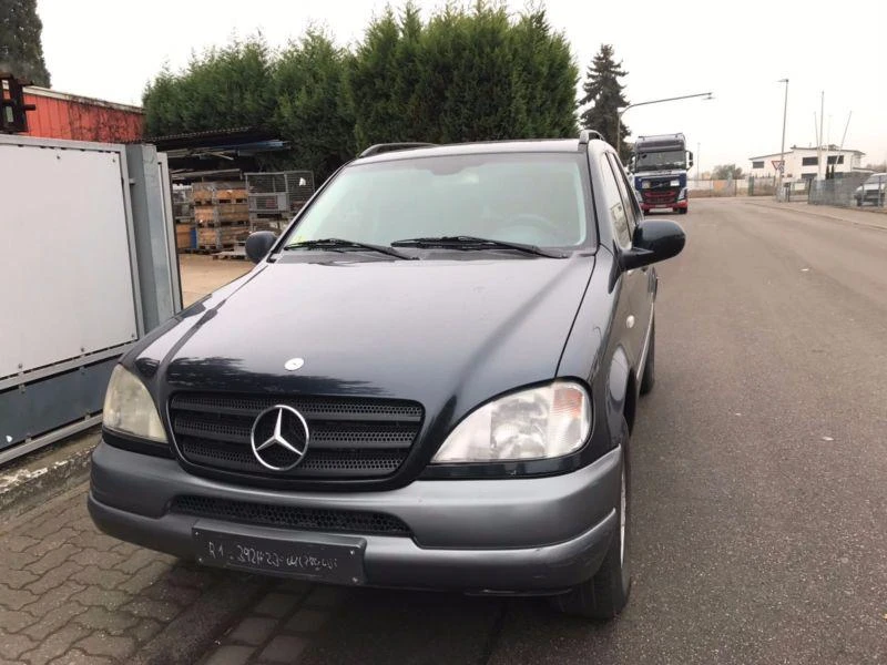 Двигател за Mercedes-Benz ML 270, снимка 1 - Части - 49501930