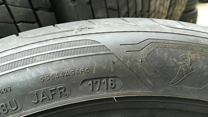 Гуми Летни 245/45R18, снимка 7 - Гуми и джанти - 25338945