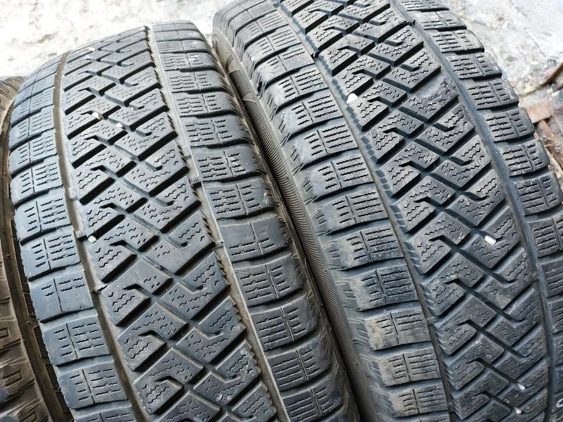 Гуми Зимни 215/70R15, снимка 3 - Гуми и джанти - 37107388