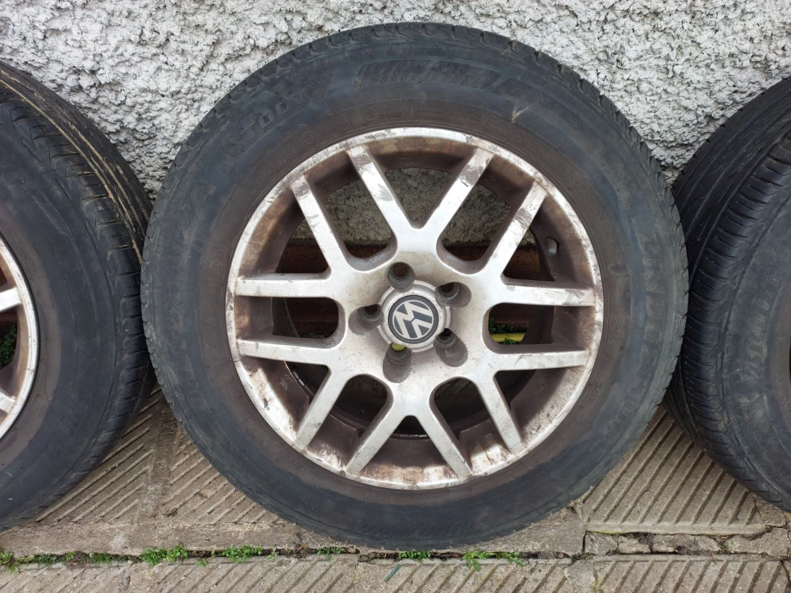 Гуми с джанти Bridgestone 195/65R15, снимка 4 - Гуми и джанти - 53754609
