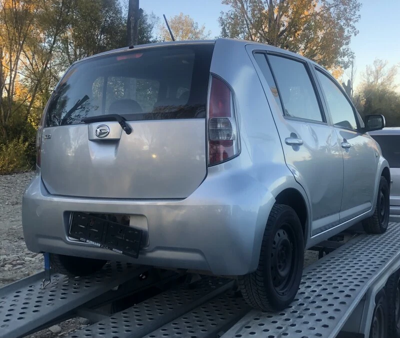 Daihatsu Sirion 1.3 i, снимка 5 - Автомобили и джипове - 38390378