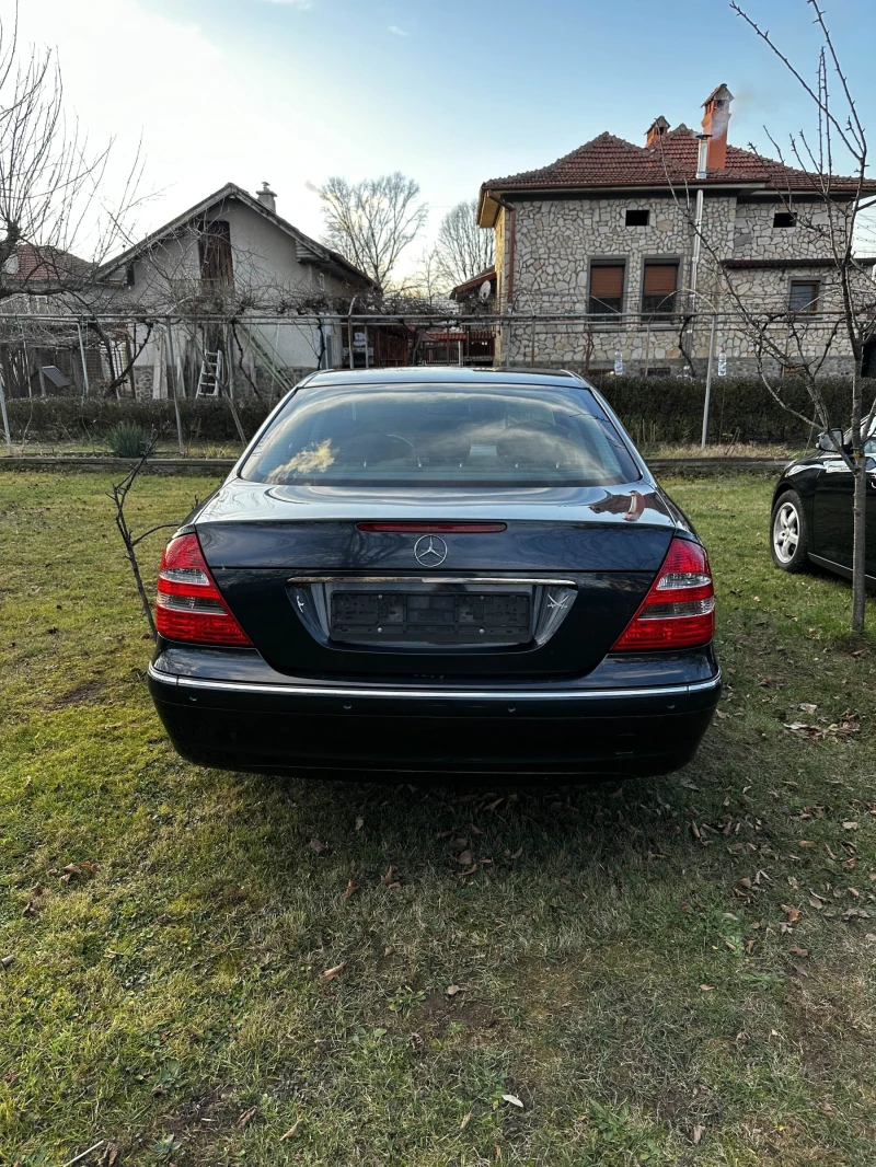 Mercedes-Benz E 240 2.6 Elegance, снимка 3 - Автомобили и джипове - 48499051