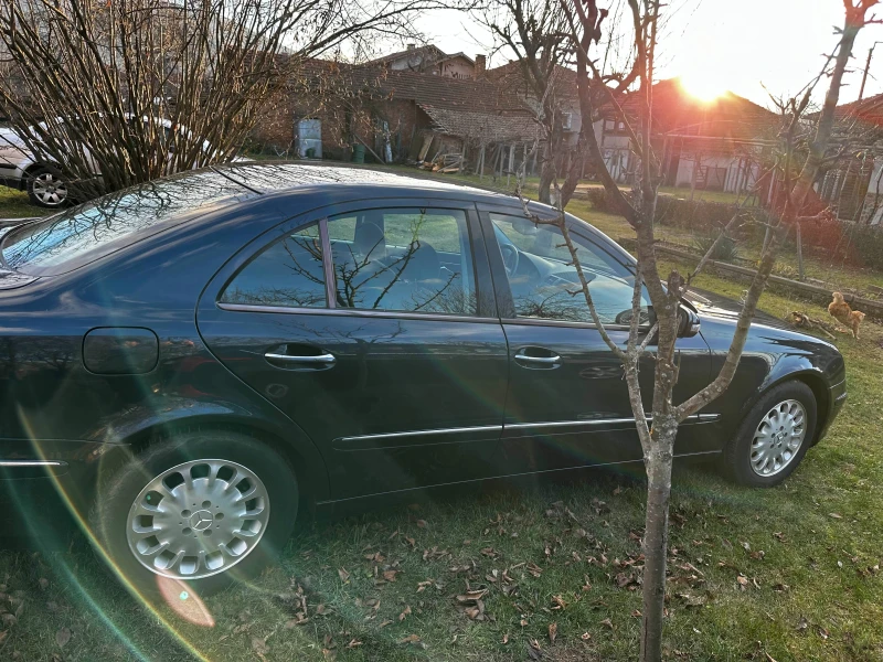 Mercedes-Benz E 240 2.6 Elegance, снимка 2 - Автомобили и джипове - 48499051