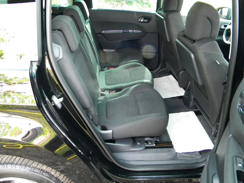 Peugeot 5008 FACE LIFT* 1.6ecoHDI-6ck* 7мec* NAVI-KATO НОВО* EU, снимка 12 - Автомобили и джипове - 50196447