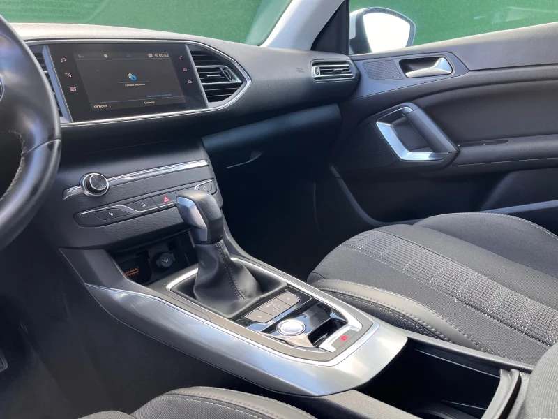 Peugeot 308 Facelift KeyLessGO LED laneAssist, снимка 12 - Автомобили и джипове - 52483815