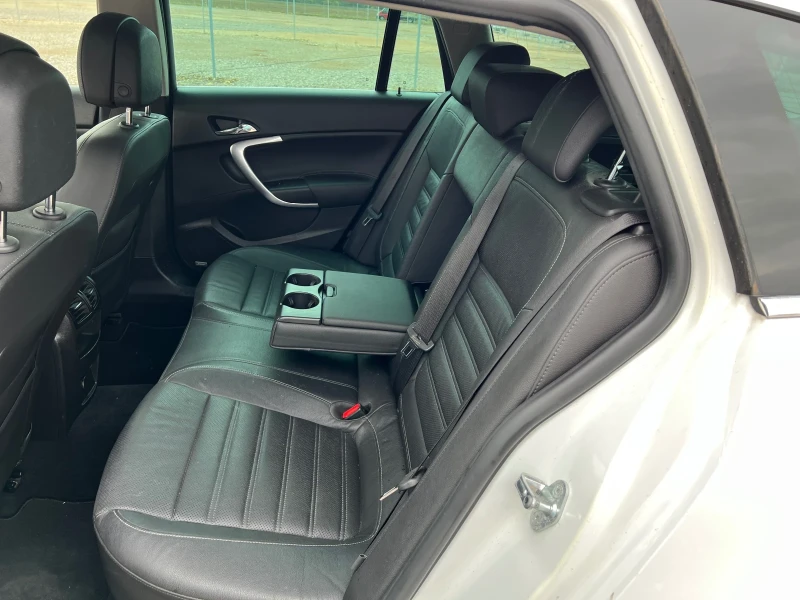 Opel Insignia 2.0 DTR ST, снимка 12 - Автомобили и джипове - 52317382