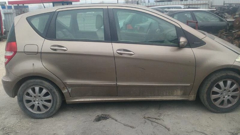 Mercedes-Benz A 150 1.5I, снимка 4 - Автомобили и джипове - 24596248