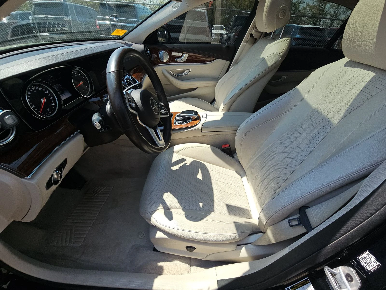 Mercedes-Benz E 300 4MATIC/EXCLUSIVE/BURMESTER/ПОДГРЕВИ/ПАНО - изображение 8