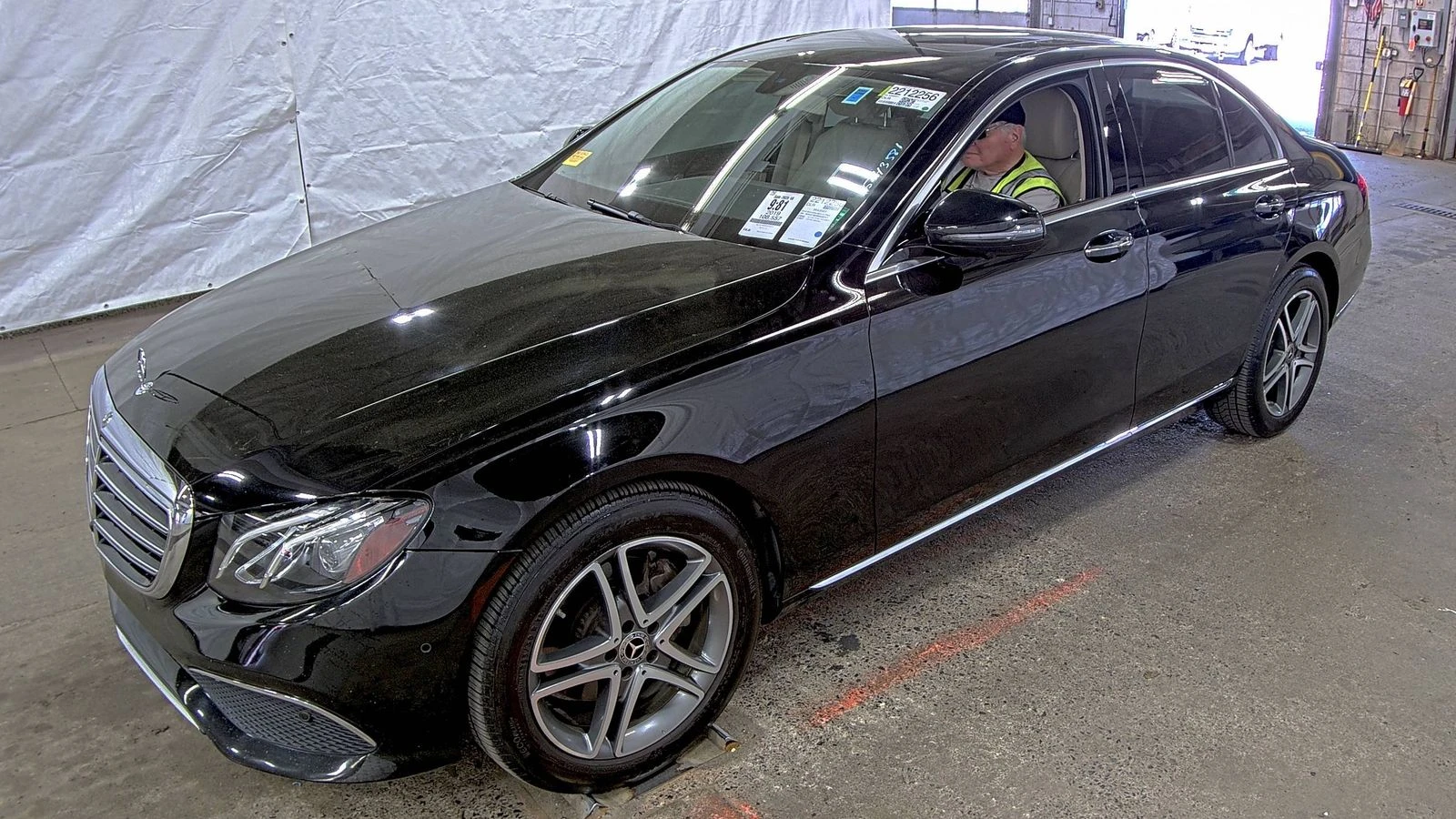 Mercedes-Benz E 300 4MATIC/EXCLUSIVE/BURMESTER/ПОДГРЕВИ/ПАНО - изображение 3