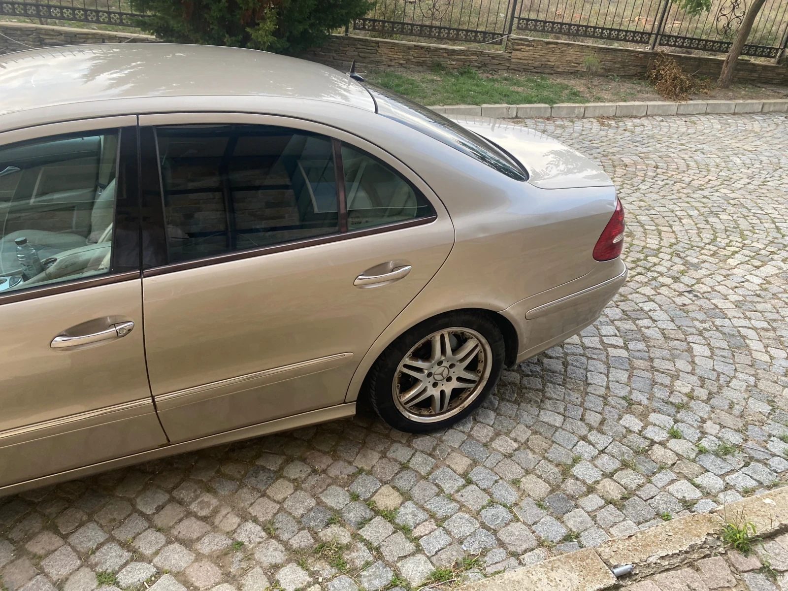 Mercedes-Benz E 220  - изображение 4