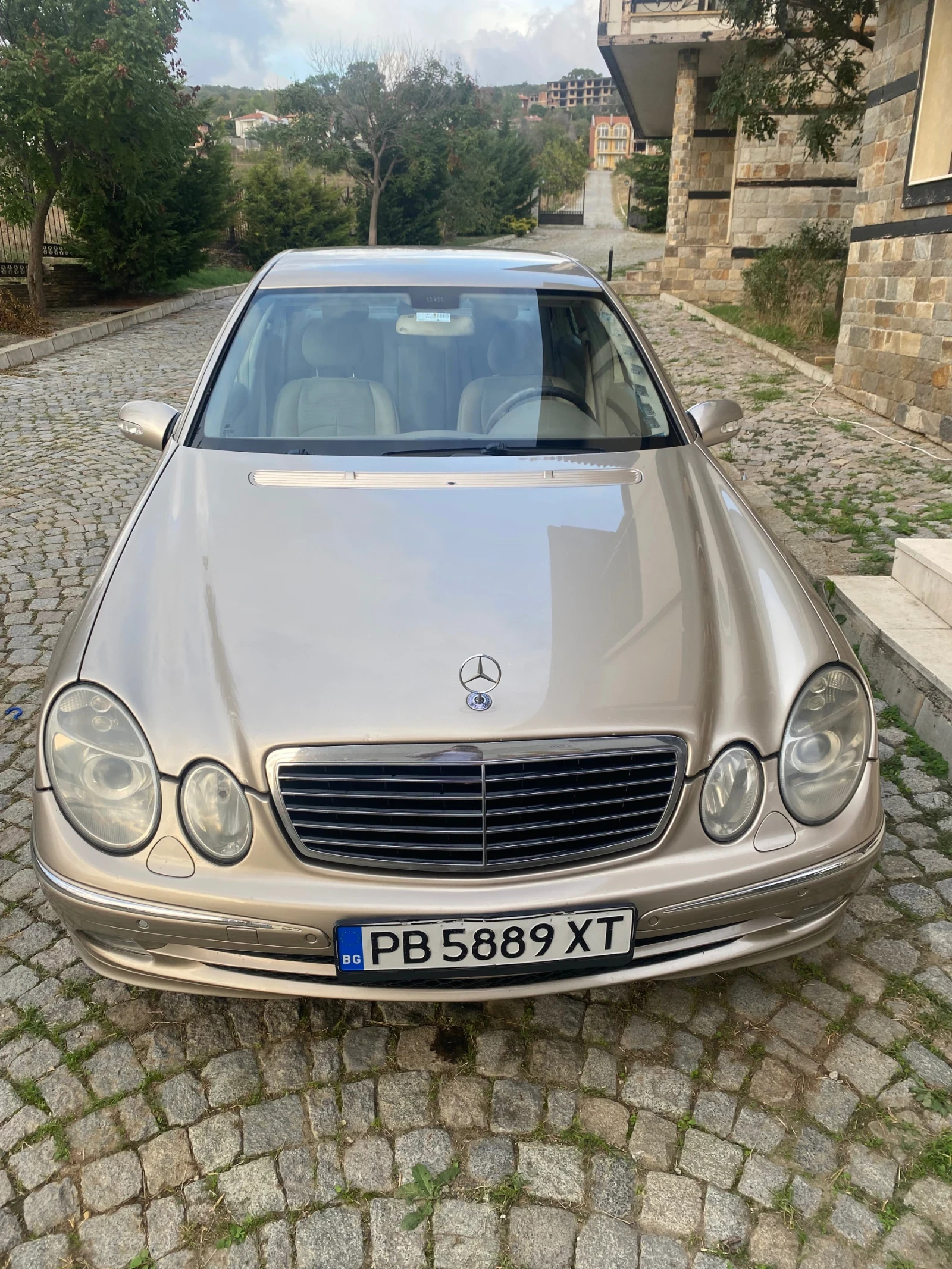 Mercedes-Benz E 220  - изображение 2