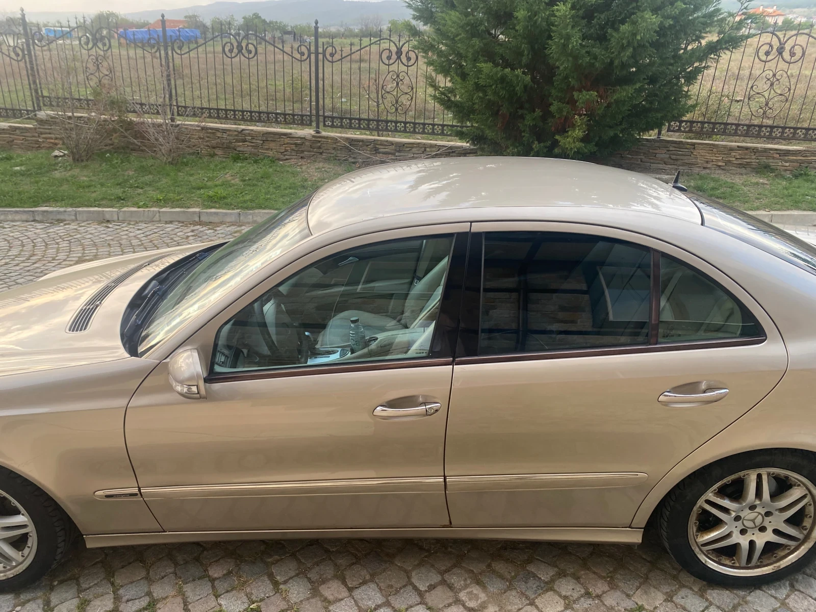 Mercedes-Benz E 220  - изображение 5