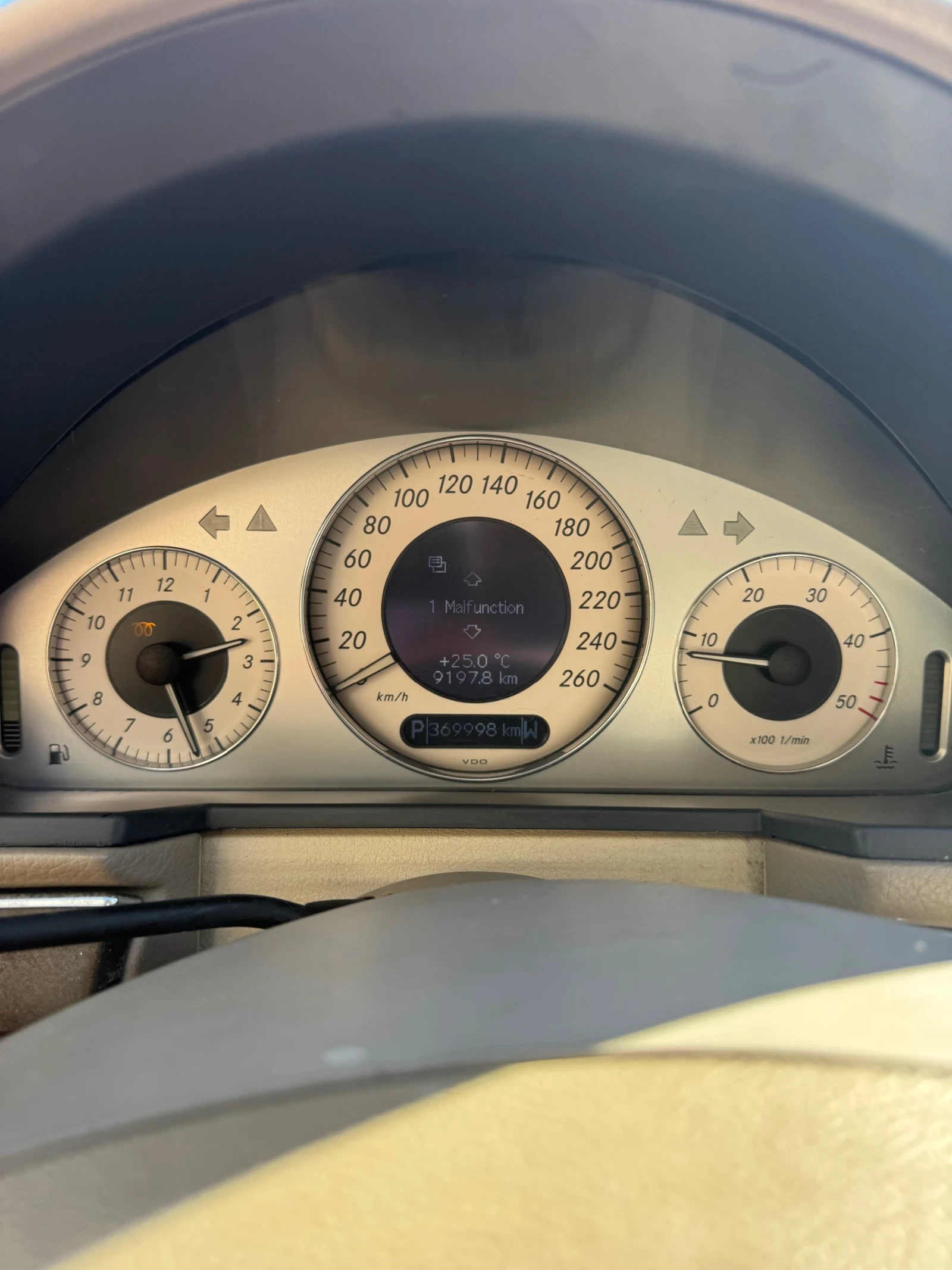 Mercedes-Benz E 220  - изображение 7