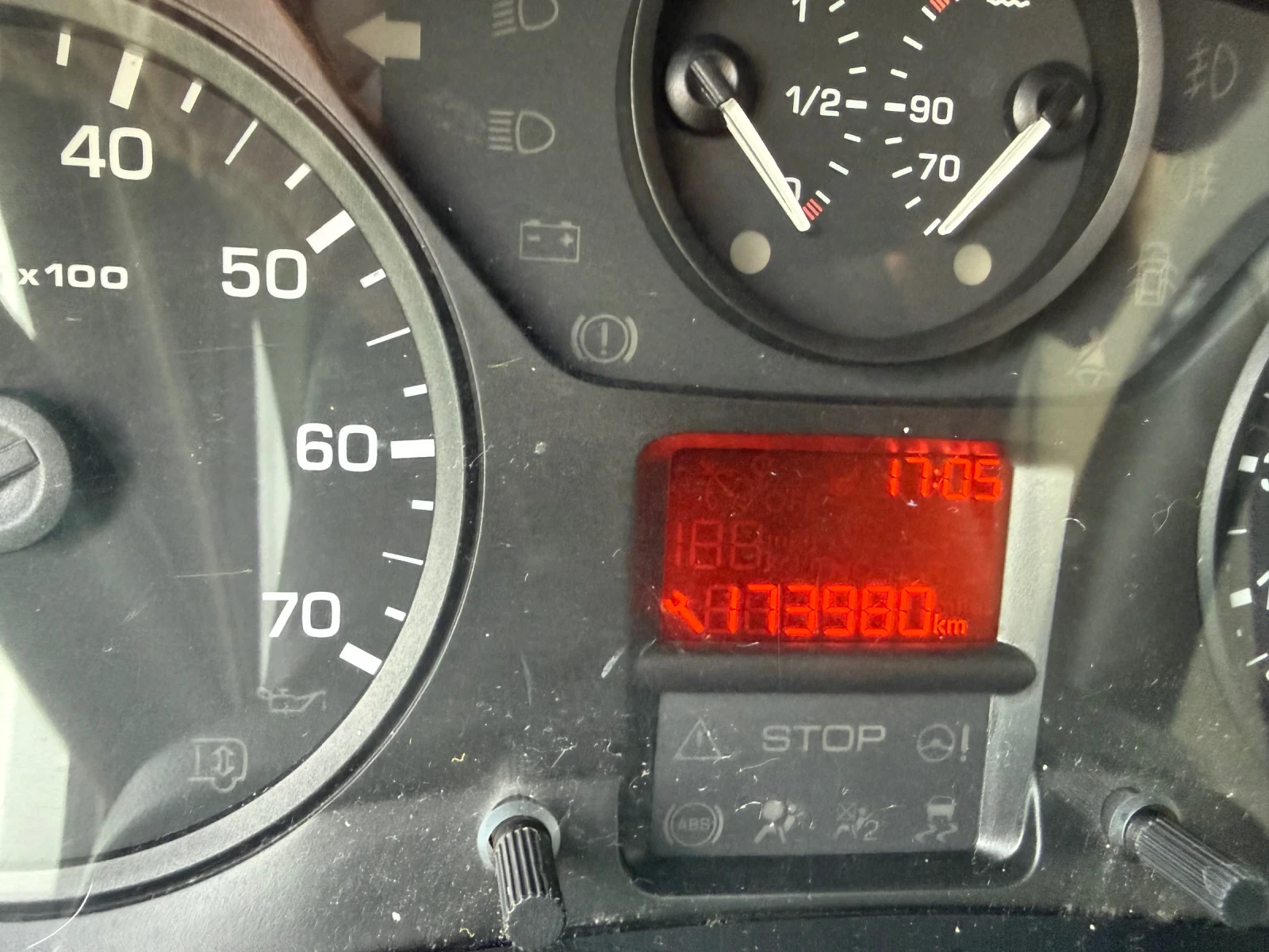 Peugeot Partner  Blue HDI, снимка 8 - Автомобили и джипове - 53757228