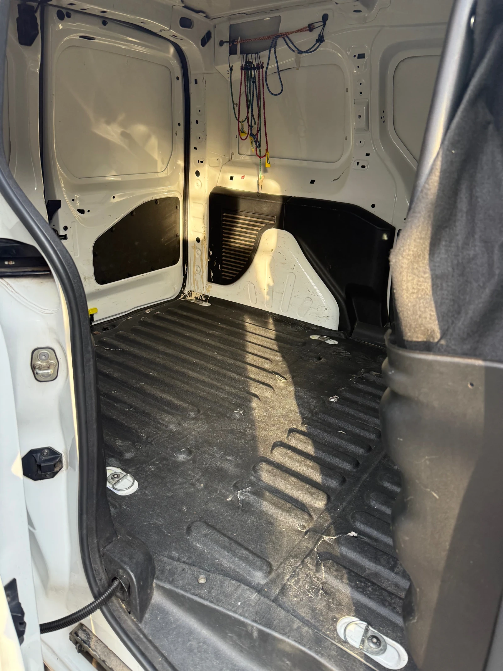 Peugeot Partner  Blue HDI, снимка 5 - Автомобили и джипове - 53757228