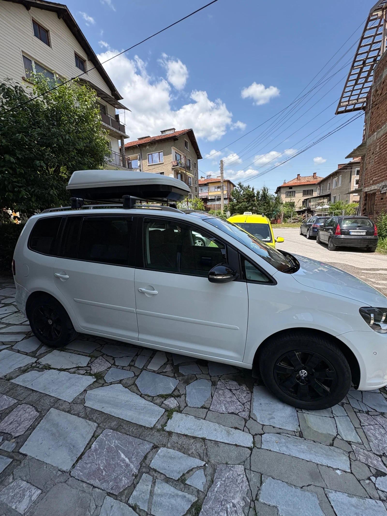 VW Touran, снимка 4 - Автомобили и джипове - 53779666