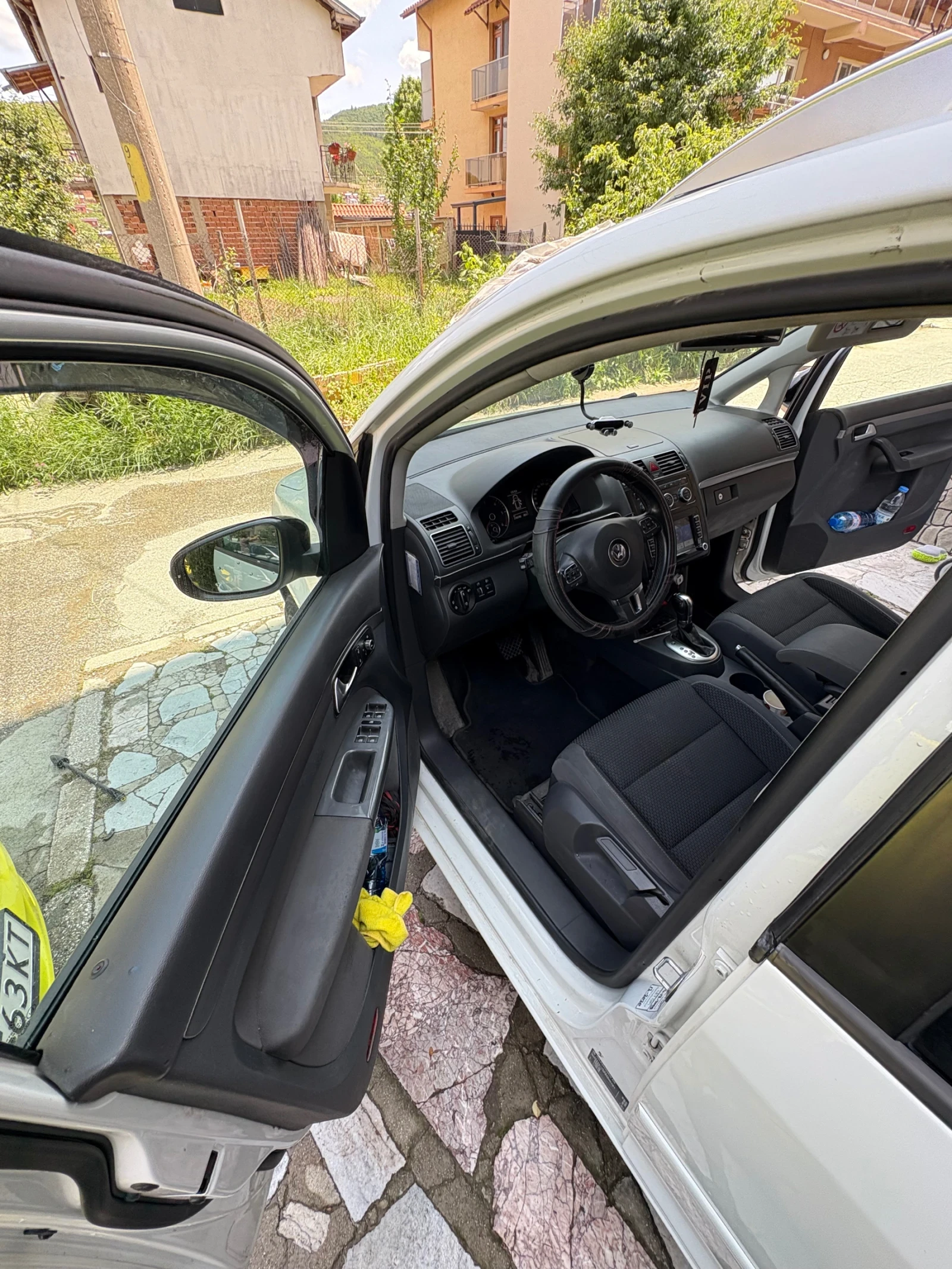 VW Touran, снимка 8 - Автомобили и джипове - 53779666