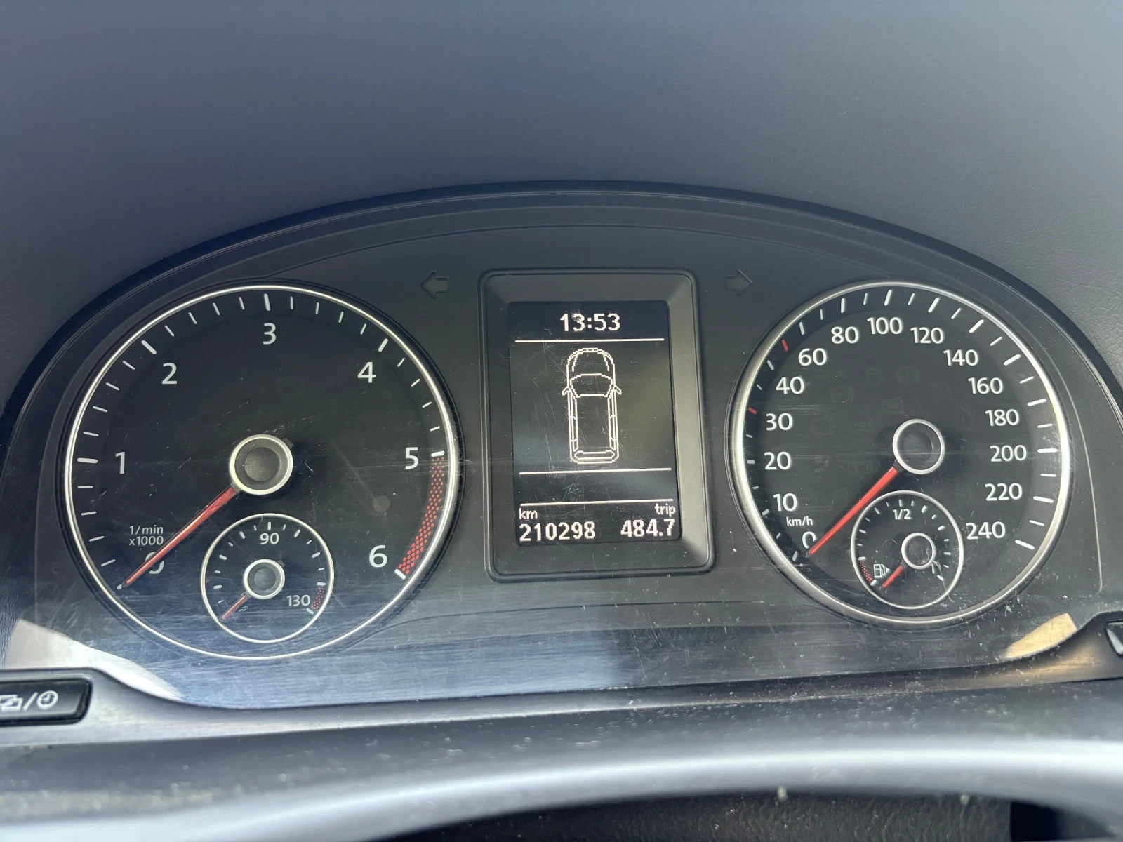 VW Touran, снимка 10 - Автомобили и джипове - 53779666