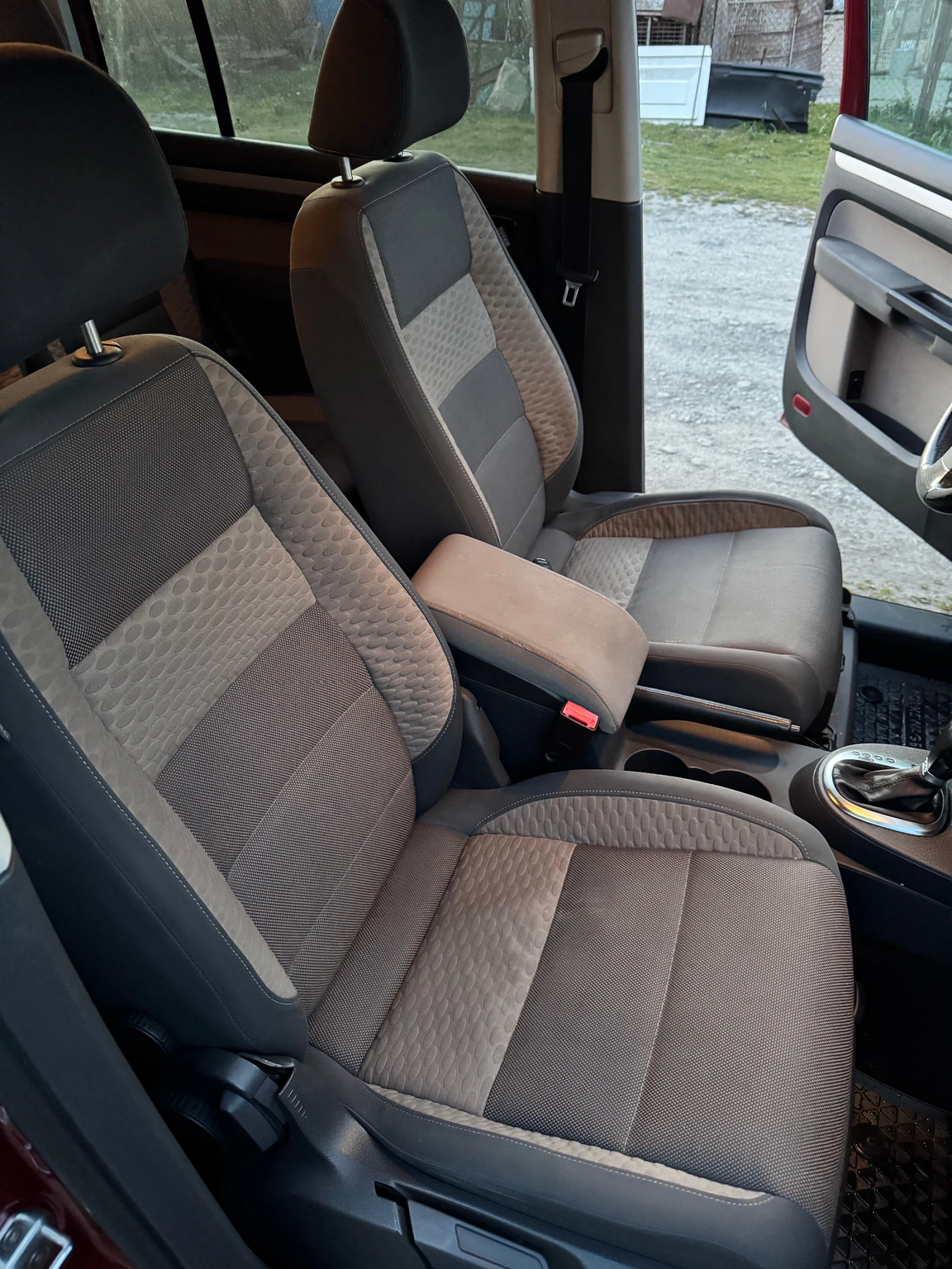 VW Touran, снимка 12 - Автомобили и джипове - 53806749