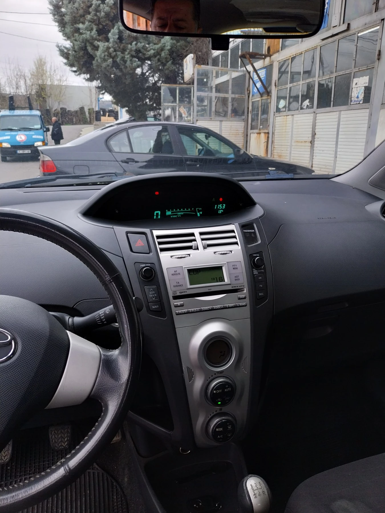 Toyota Yaris, снимка 5 - Автомобили и джипове - 54031807