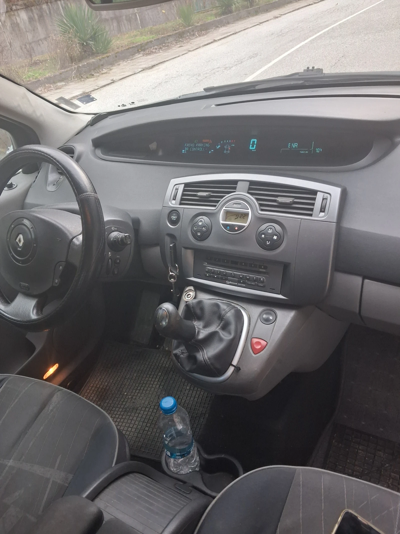 Renault Scenic 1, 6 бензин, снимка 4 - Автомобили и джипове - 54172463